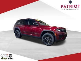 New 2025 Jeep Grand Cherokee Altitude image 1