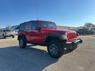 Used 2017 Jeep Wrangler Unlimited Rubicon w/ Connectivity Group image 1