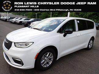 New 2025 Chrysler Pacifica Select image 1