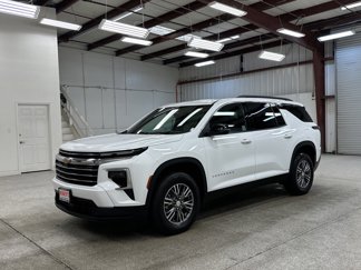 Used 2025 Chevrolet Traverse LT image 1