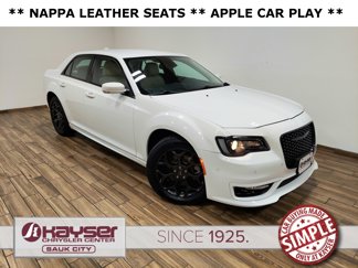 Used 2023 Chrysler 300 Touring L image 1