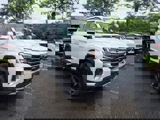 New 2025 Volkswagen Atlas SE image 1