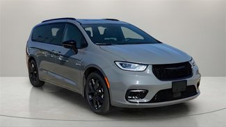 New 2025 Chrysler Pacifica Limited image 1