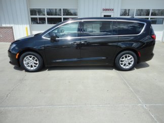 Used 2023 Chrysler Voyager LX image 1