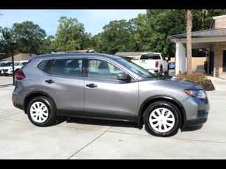 Used 2018 Nissan Rogue S image 1