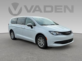 Used 2023 Chrysler Voyager LX image 1