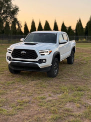 Used 2022 Toyota Tacoma TRD Off-Road image 1