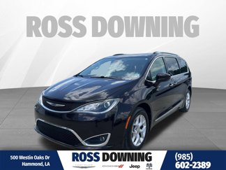 Used 2019 Chrysler Pacifica Touring-L Plus w/ Tire & Wheel Group image 1