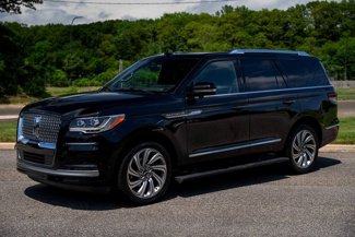 Used 2022 Lincoln Navigator Reserve image 1
