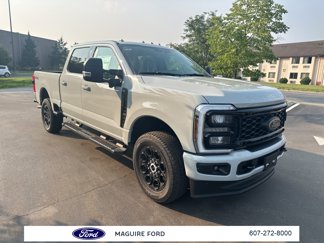 New 2025 Ford F250 4x4 Crew Cab Super Duty image 1