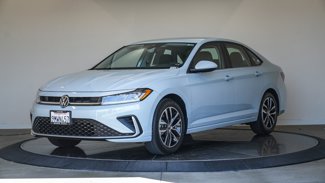 Used 2025 Volkswagen Jetta SE image 1