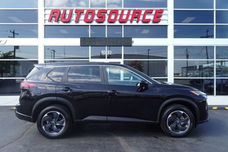 Used 2024 Nissan Rogue SV image 1
