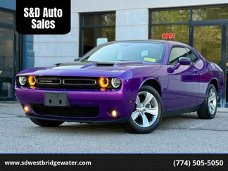 Used 2021 Dodge Challenger SXT w/ Driver Convenience Group image 1