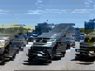 Used 2023 Volkswagen Tiguan SE R-Line image 1
