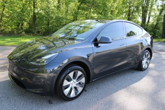 Used 2024 Tesla Model Y 2WD image 1