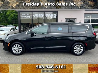 Used 2017 Chrysler Pacifica Touring w/ Tire & Wheel Group image 1