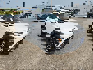 Used 2025 Hyundai Kona SEL image 1