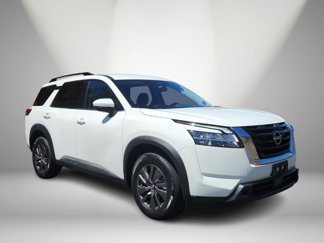 Used 2022 Nissan Pathfinder SV image 1