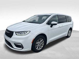 Used 2023 Chrysler Pacifica Touring-L image 1