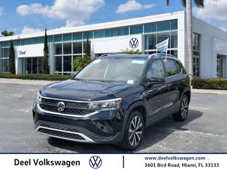 Certified 2022 Volkswagen Taos SE w/ Panoramic Sunroof Package image 1