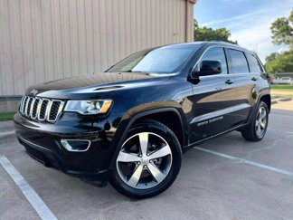 Used 2019 Jeep Grand Cherokee Laredo image 1
