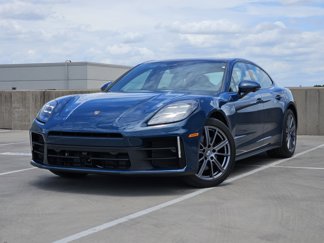 Certified 2025 Porsche Panamera 4 image 1