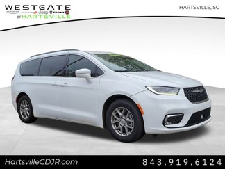 Used 2021 Chrysler Pacifica Touring image 1