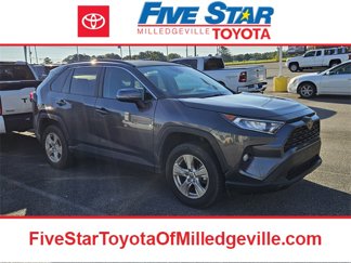 Used 2021 Toyota RAV4 XLE image 1