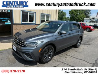 Used 2022 Volkswagen Tiguan SE image 1