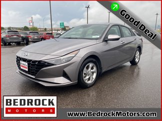 Used 2023 Hyundai Elantra SE image 1