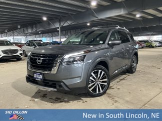 New 2025 Nissan Pathfinder Platinum image 1