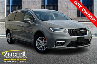 Used 2022 Chrysler Pacifica Touring-L image 1
