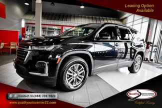 Used 2023 Chevrolet Traverse LT image 1