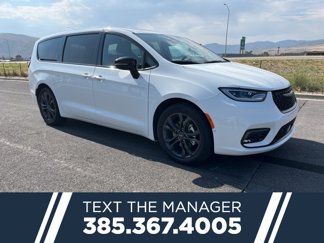 New 2026 Chrysler Pacifica Select image 1