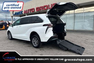 Used 2023 Toyota Sienna LE image 1