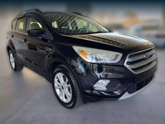 Used 2017 Ford Escape SE w/ Equipment Group 201A image 1