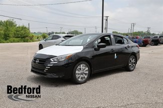 New 2025 Nissan Versa SV w/ Trunk Package image 1