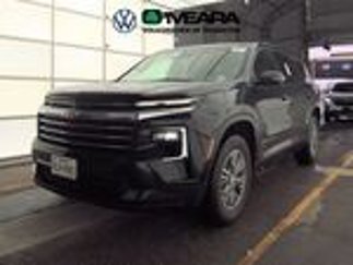 Used 2024 Chevrolet Traverse LT image 1