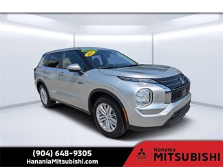 New 2025 Mitsubishi Outlander ES image 1