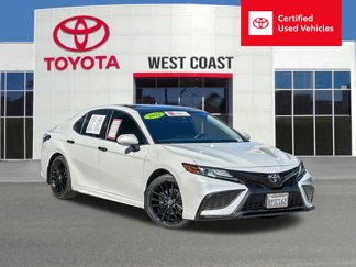 Used 2022 Toyota Camry XSE image 1