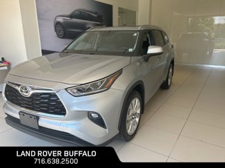 Used 2022 Toyota Highlander Limited image 1