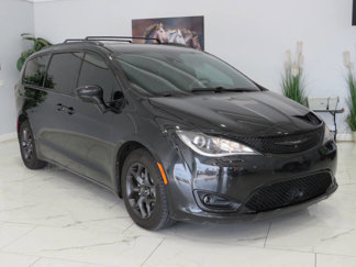 Used 2019 Chrysler Pacifica Touring-L Plus w/ Advanced Safetytec Group image 1