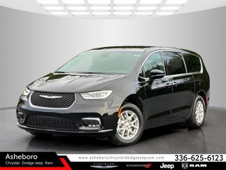 New 2025 Chrysler Pacifica Select image 1