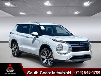 New 2025 Mitsubishi Outlander SE image 1