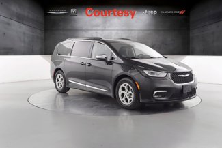 Certified 2023 Chrysler Pacifica Limited image 1