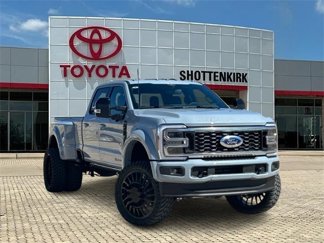 Used 2025 Ford F450 Platinum w/ FX4 Off-Road Package image 1