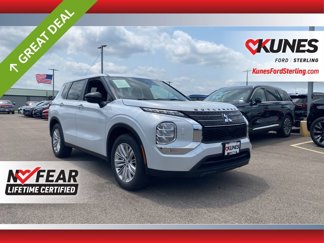 Used 2024 Mitsubishi Outlander ES image 1