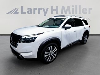 New 2025 Nissan Pathfinder Platinum w/ Cargo Package image 1