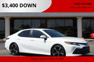 Used 2021 Toyota Camry LE image 1