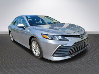 Used 2021 Toyota Camry LE image 1